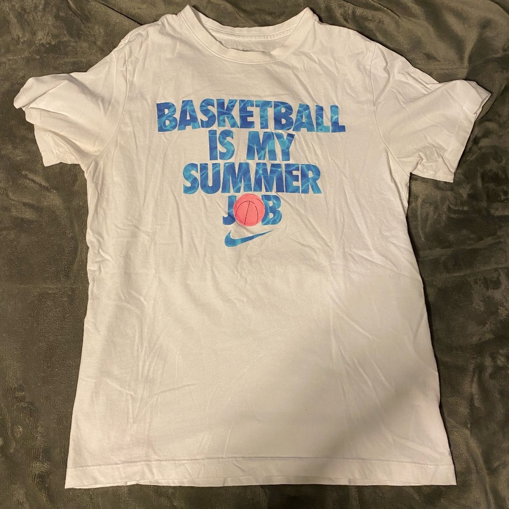 Nike basketball shirt Size: Large